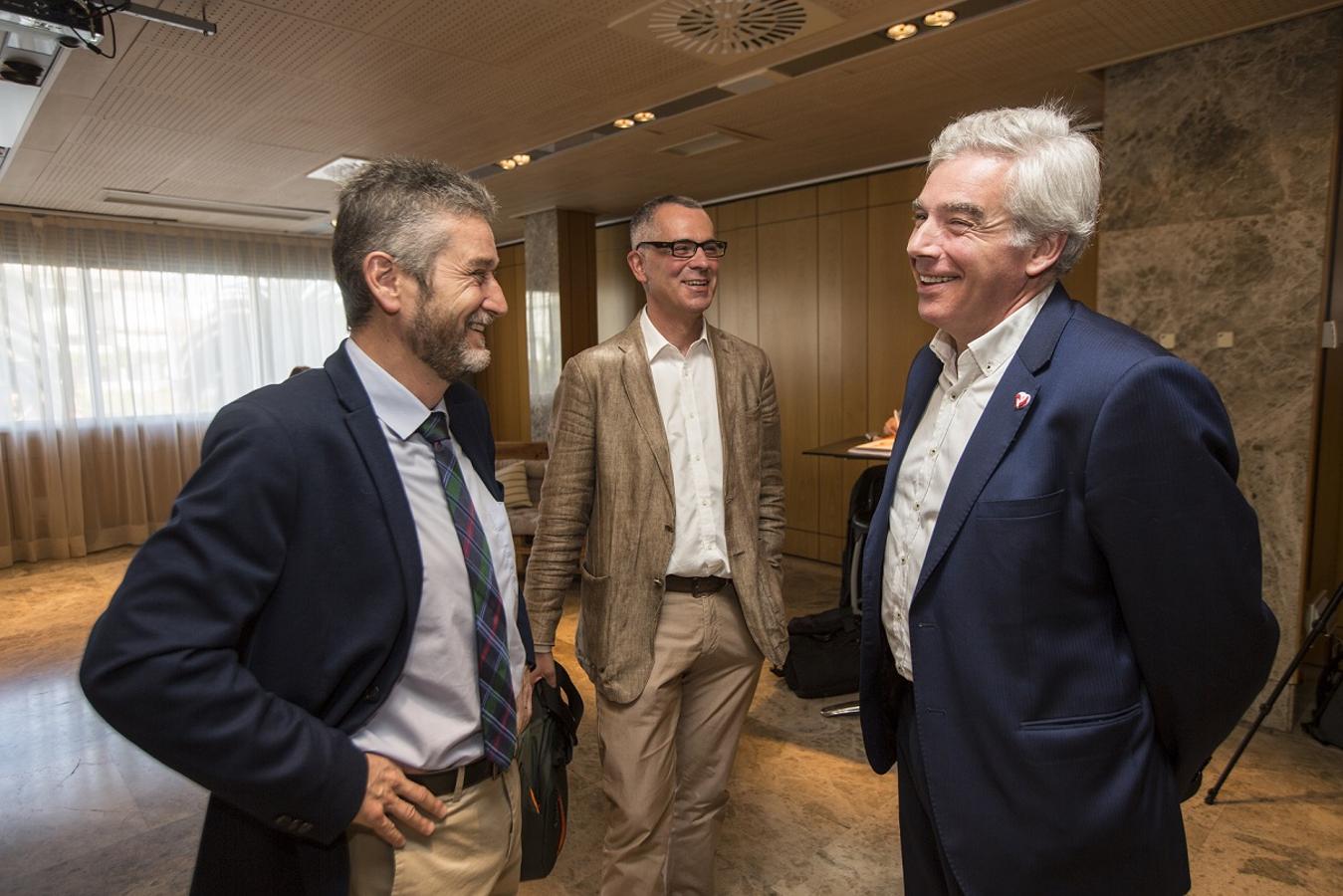 Gema Igual (PP,), Pedro Casares (PSOE), José María Fuentes-Pila (PRC), Javier Ceruti (Ciudadanos), Miguel Saro (Unidas por Santander) y Guillermo Pérez-Cossío (Vox) han participado en el debate organizado por El Diario Montañés.