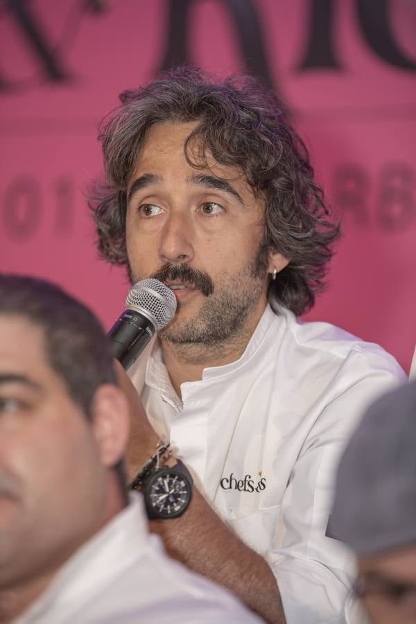 Veintisiete chefs con estrella Michelin cocinan juntos en un evento por la infancia