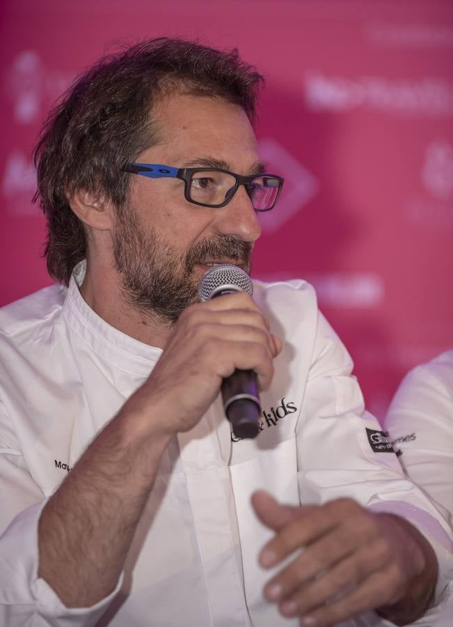 Veintisiete chefs con estrella Michelin cocinan juntos en un evento por la infancia