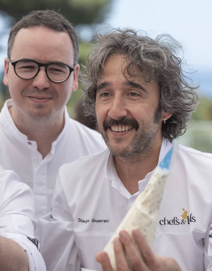 Veintisiete chefs con estrella Michelin cocinan juntos en un evento por la infancia