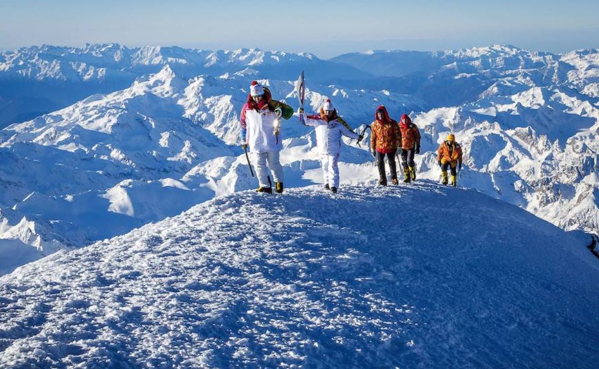 Ubicado en la Cordillera del Cáucaso, el Elbrus ruso es el pico más elevado de Europa, con una altitud de 5.642 metros.