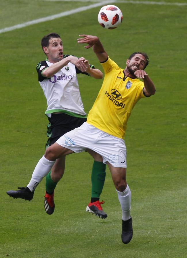 Fotos: El Racing no pasa del empate a cero ante el Baleares