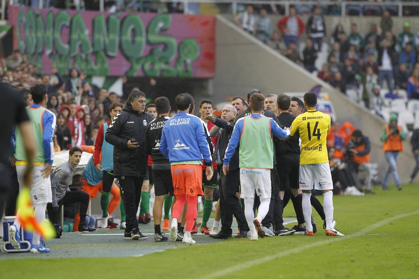 Fotos: El Racing no pasa del empate a cero ante el Baleares