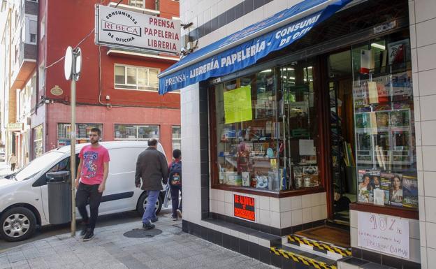 Librería Rebeca está situada en la calle José Posada Herrera.