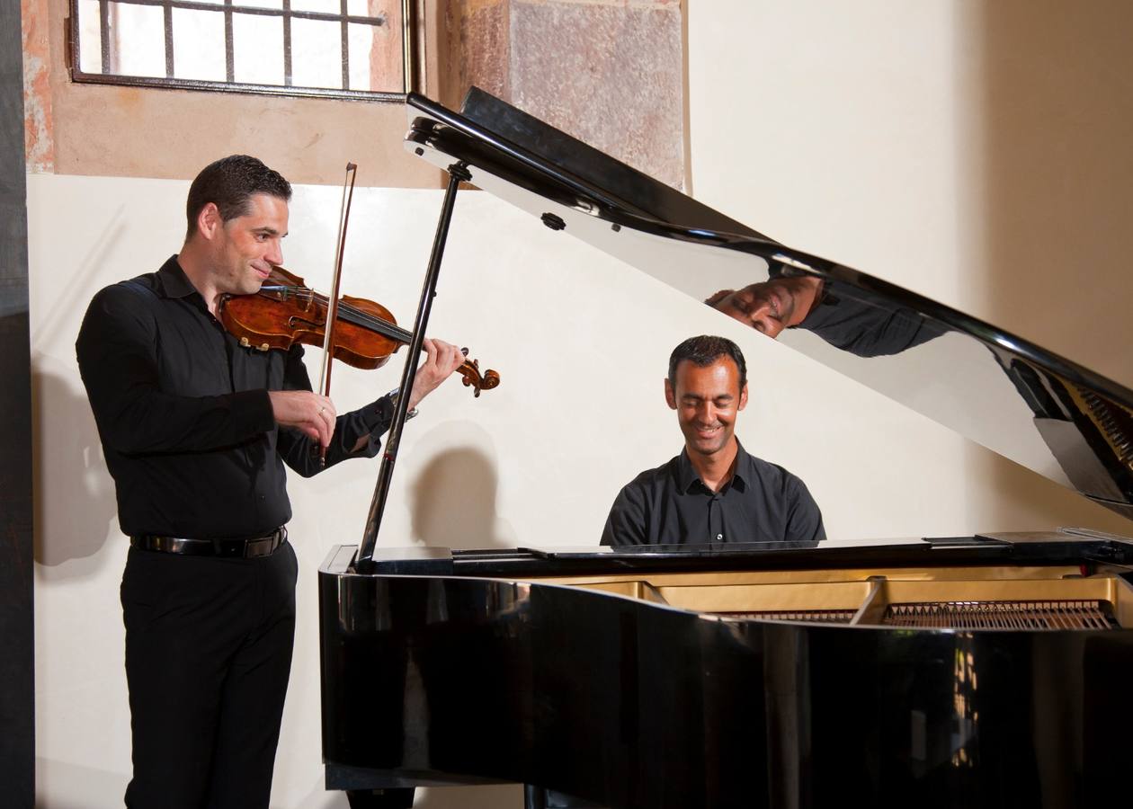 El pianista Óscar Pascasio presentará su disco 'Sensaciones' junto al violinista Gorka Cortijo. 