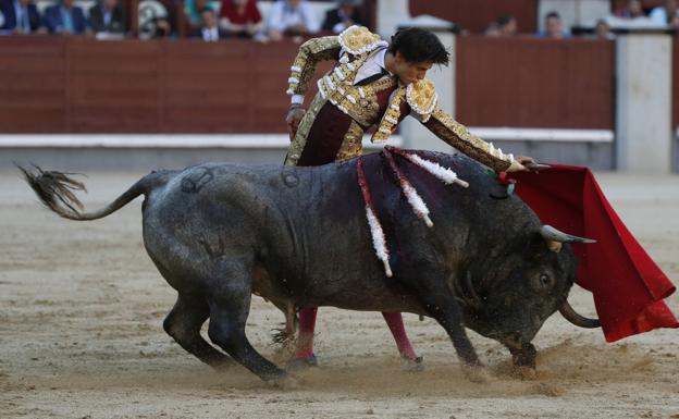 Andrés Roca Rey, en su última actuación en Madrid, con toros de Adolfo Martín. 