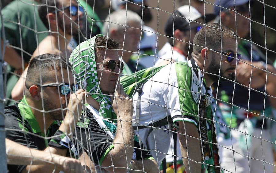 Un gol de Buñuel de penalti permitió al Racing subir de categoría tras el empate a cero de la ida