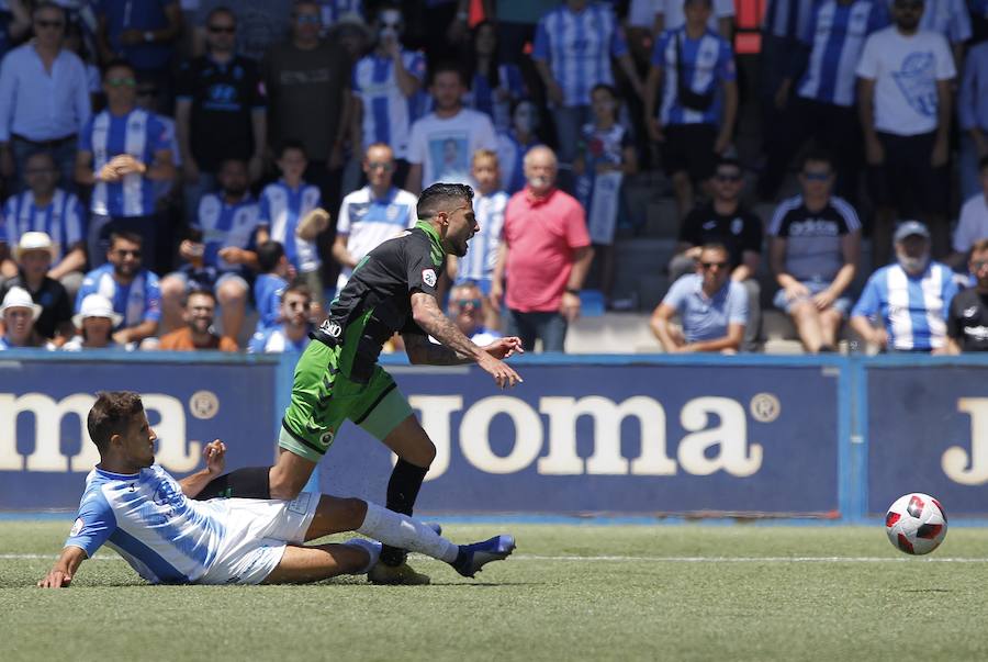 Un gol de Buñuel de penalti permitió al Racing subir de categoría tras el empate a cero de la ida