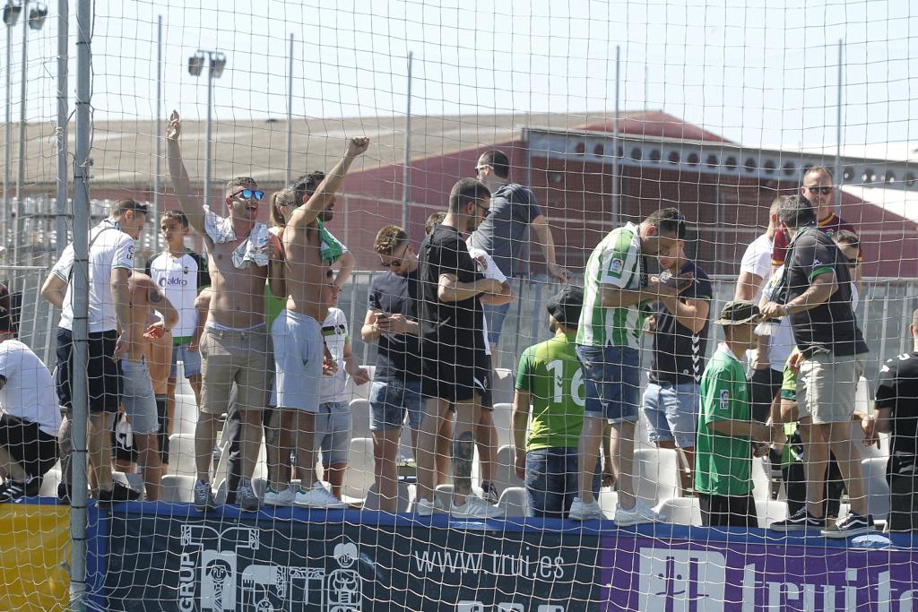 Un gol de Buñuel de penalti permitió al Racing subir de categoría tras el empate a cero de la ida