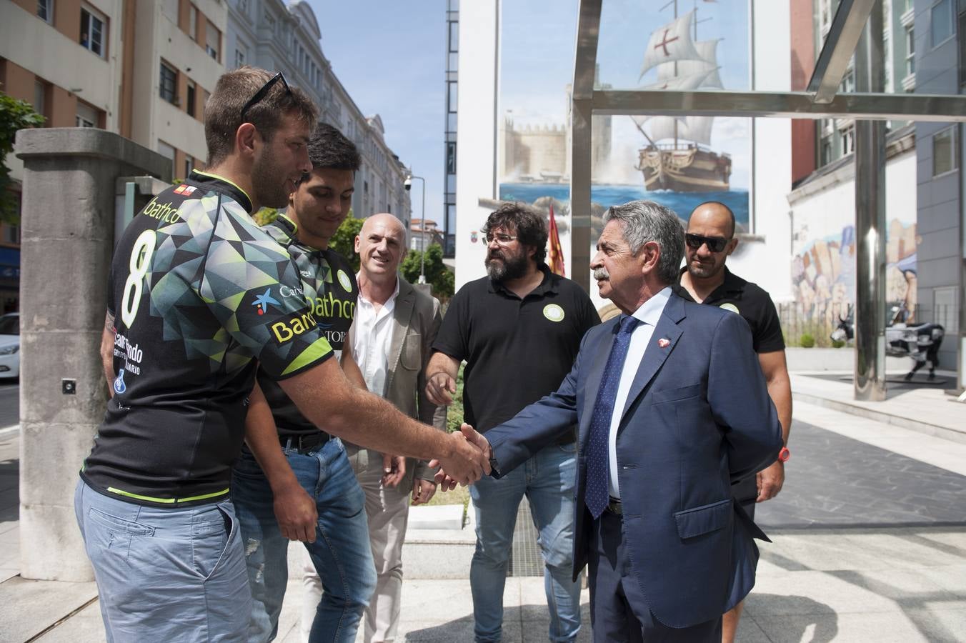 Fotos: Recibimiento de Revilla al CRS-Bathco tras su ascenso a División de Honor