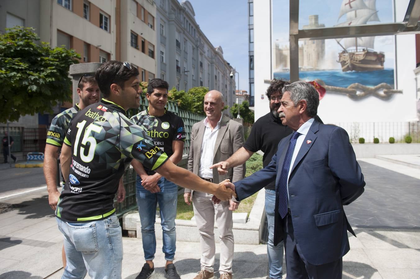 Fotos: Recibimiento de Revilla al CRS-Bathco tras su ascenso a División de Honor