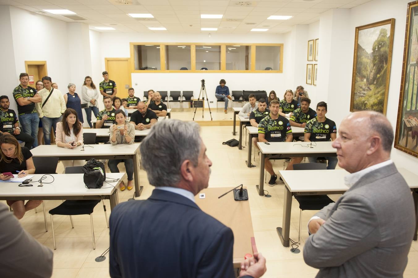 Fotos: Recibimiento de Revilla al CRS-Bathco tras su ascenso a División de Honor