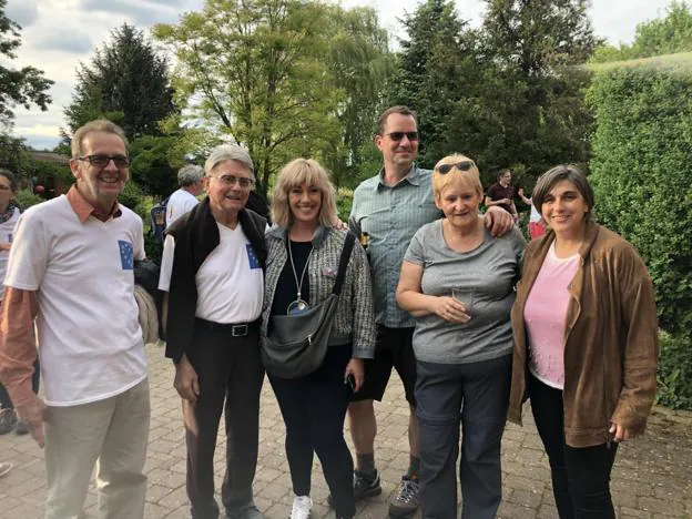 Rosa Díaz y Alicia Martínez, junto a representantes de Bruges (Francia), Umkirch (Alemania) y Leven (Escocia).