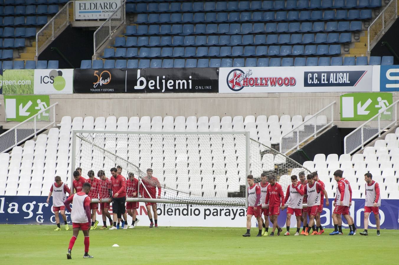 Fotos: Un entrenamiento relajado en los Campos de Sport dell Sardinero