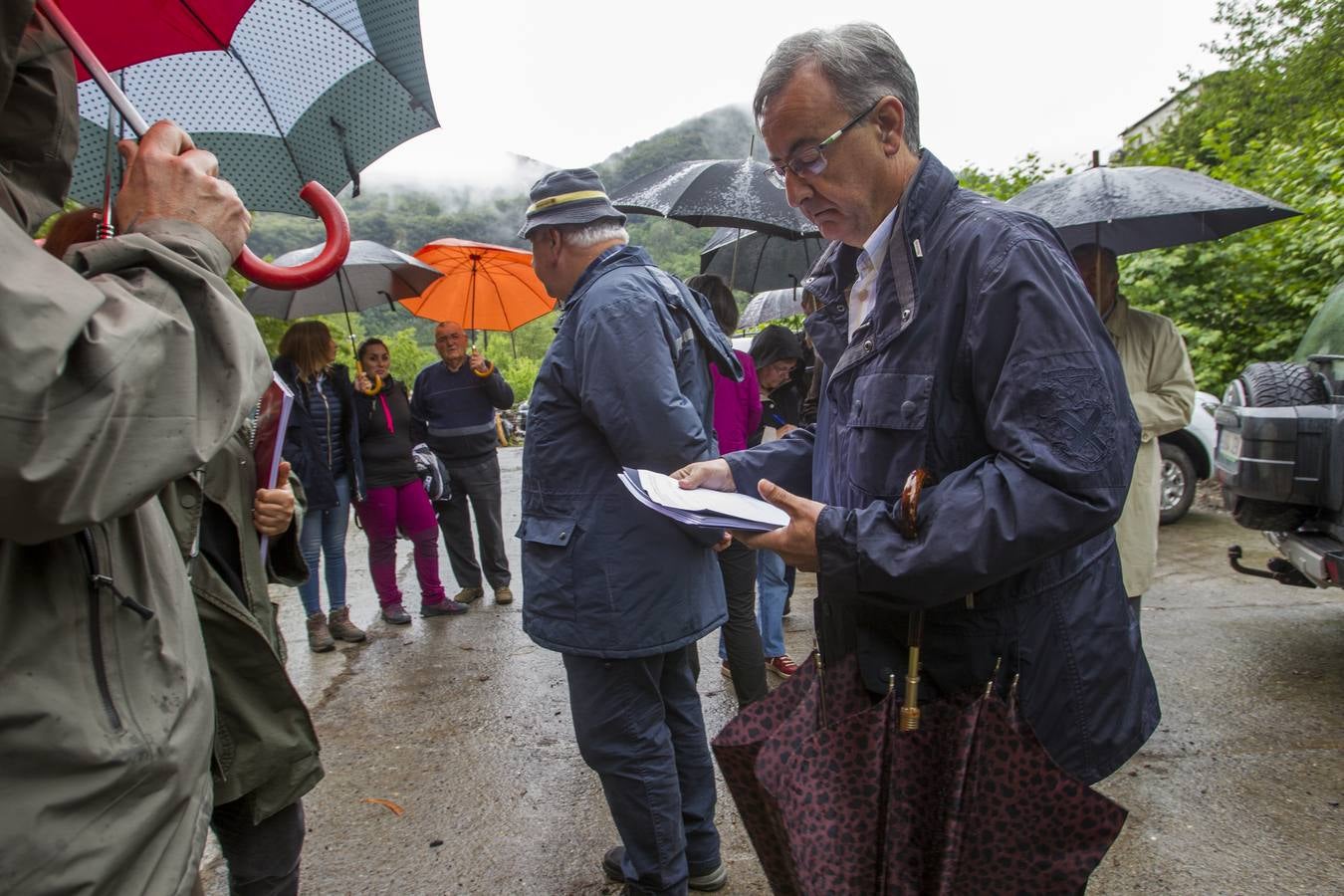 El Instituto Geográifico Nacional colocó ayer los 13 mojones que fijan los límites