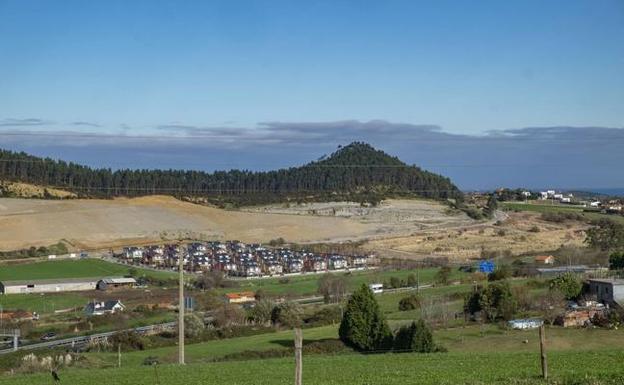 Sólo se han mantenido las casas de la base del montePicota. La ladera se ha restaurado. 