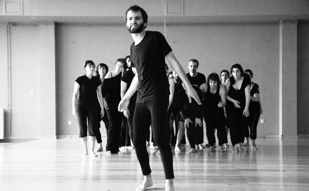 Teatro del siglo XXI. Con 'Los Puentes de la Voz' arranca la primera promoción de actores de teatro físico de Cantabria. 