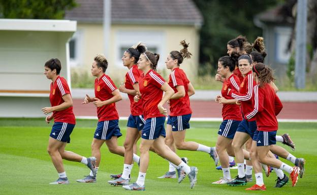 Las jugadoras de la selección, durante un enrenamiento. 