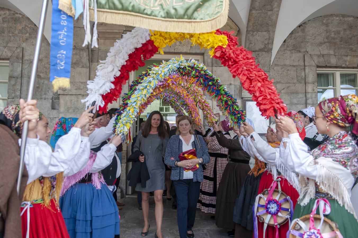 El Parlamento de Cantabria acoge la capilla ardiente del Rafael de la Sierra.