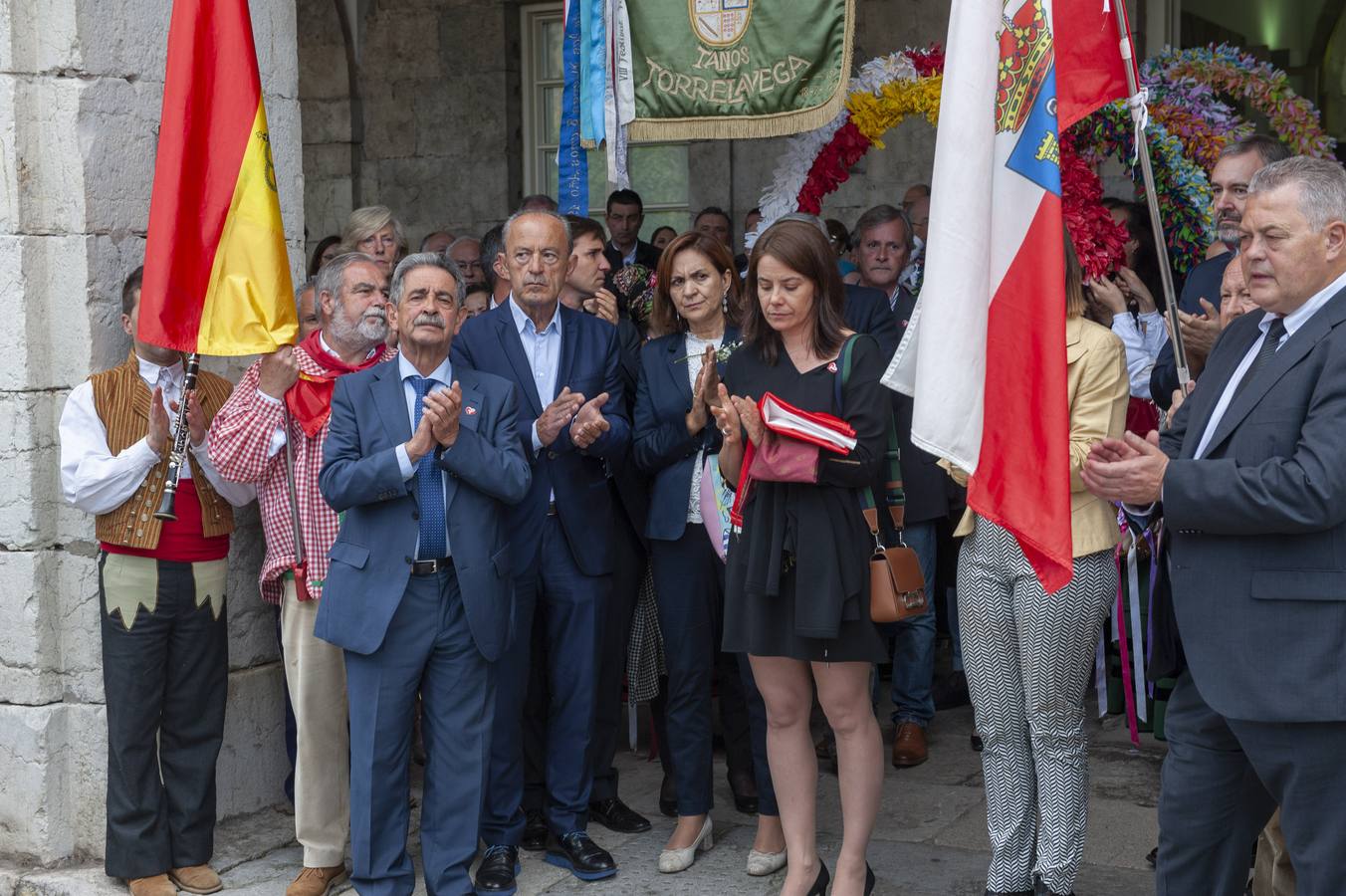 El Parlamento de Cantabria acoge la capilla ardiente del Rafael de la Sierra.