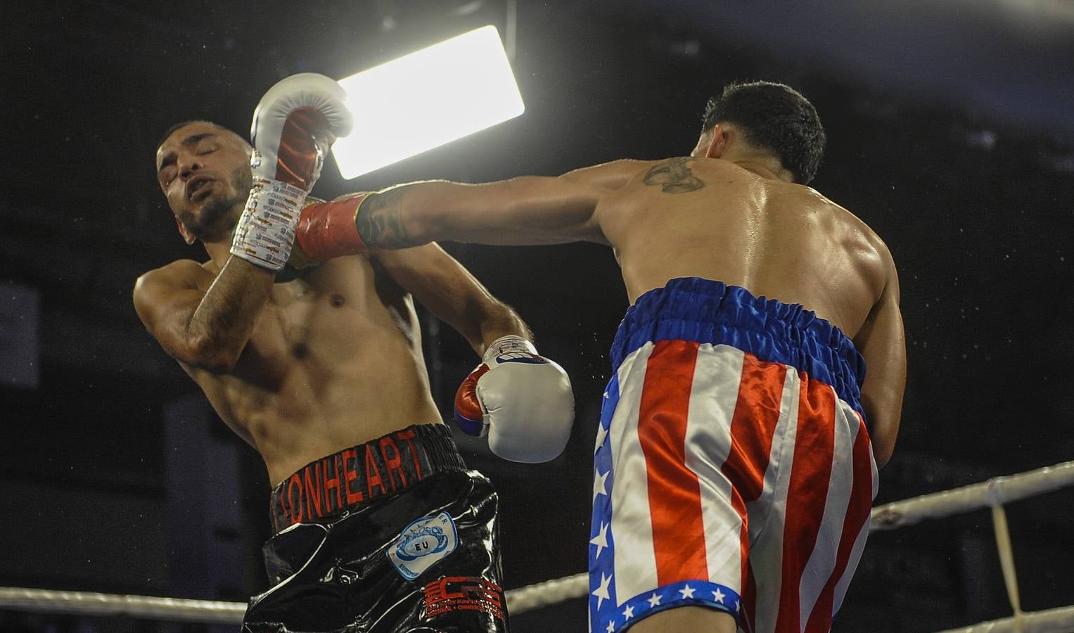 El Pabellón Vicente Trueba se llenó de público durante la velada de boxeo en la que seis combates precedieron al que enfrentó a Sergio García y Sergei Rabchanka