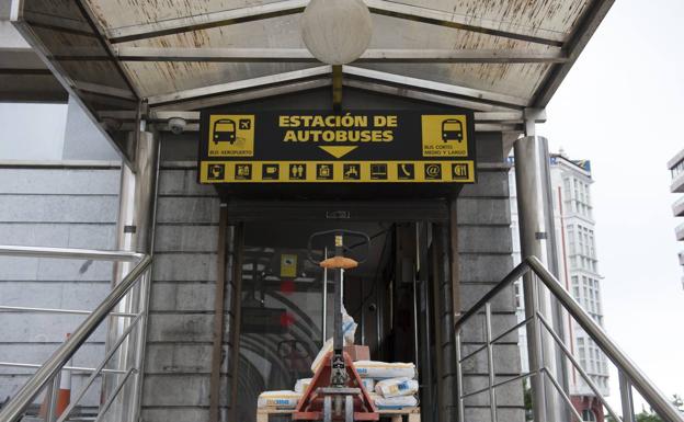 Imagen principal - La estación de autobuses de Santander se mejorará con un presupuesto de 900.000 euros