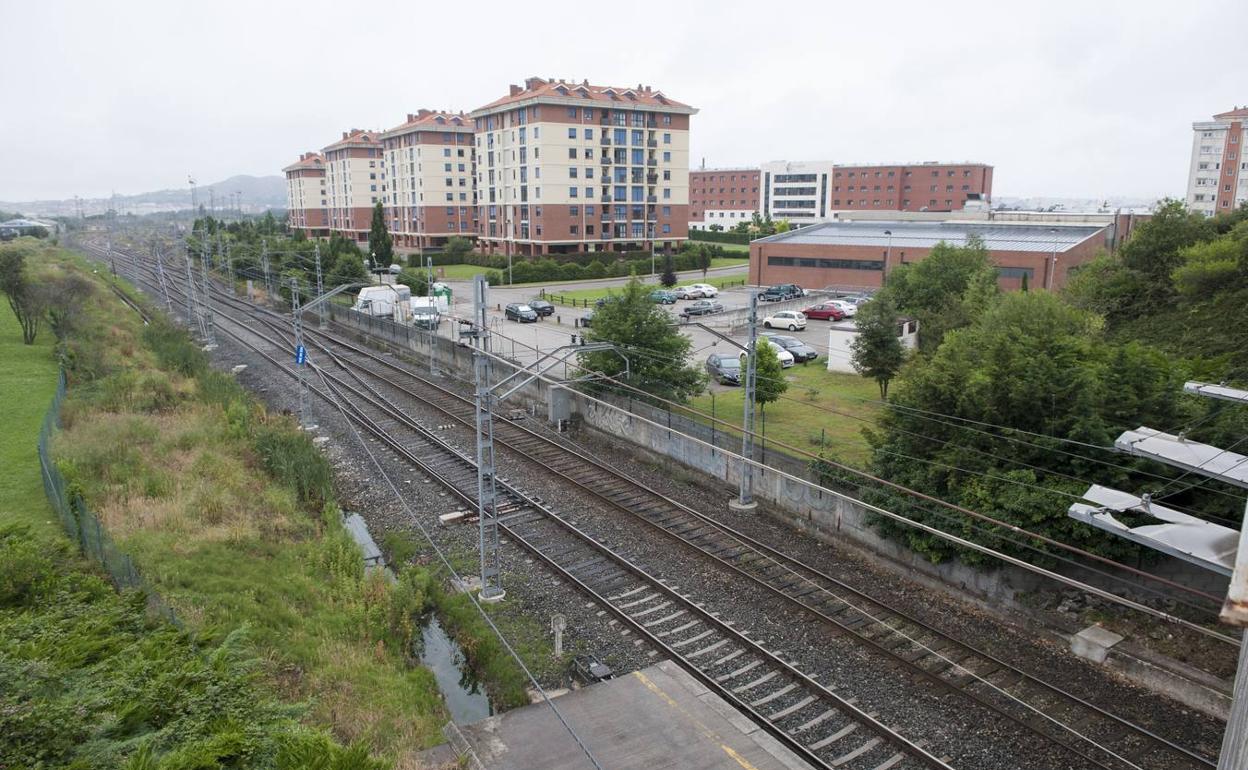 Adif licita en 3,9 millones material para duplicar vía de Muriedas-Santander