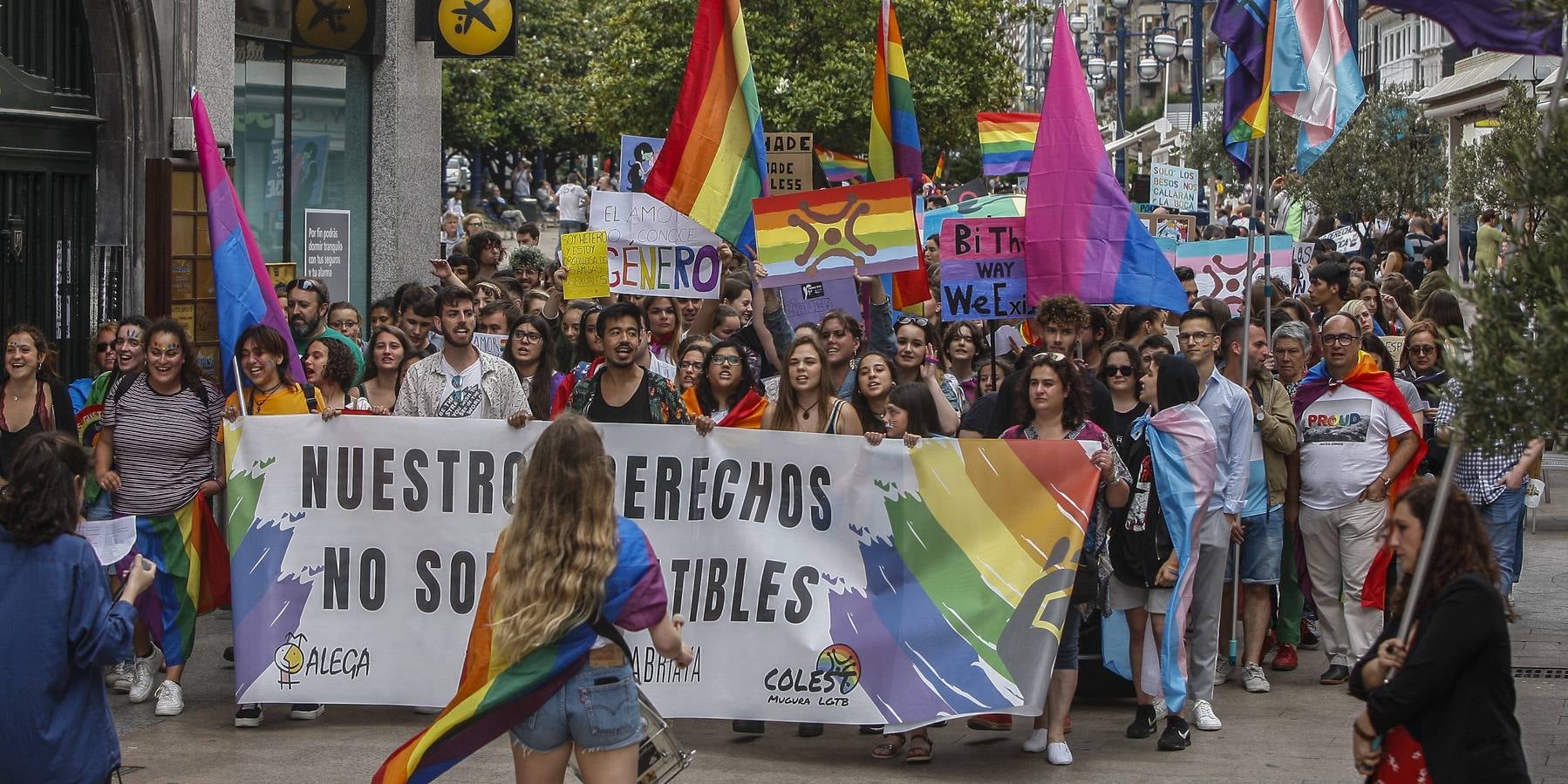 Fotos: La manifestación por el Día del Orgullo por el centro de Santander