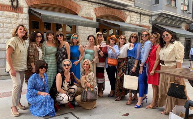 Galería. Imágenes del encuentro de estas estilosas mujeres.