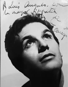 Imagen secundaria 2 - Gila protagonizó un espectáculo de humor. En la imagen posa con la revista Codorniz. | Marisol Ayuso interpretó 'Lecciones de matrimonio'. Era vedette y su humor era «muy pícaro». | Francisco Rabal, un actor de amplia trayectoria, también pisó el escenario santanderino.