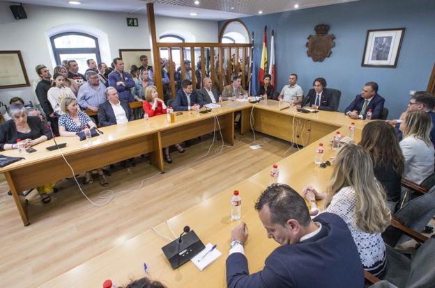 Corporación municipal de El Astillero, en el pleno de constitución celebrado el pasado día 15 de junio.