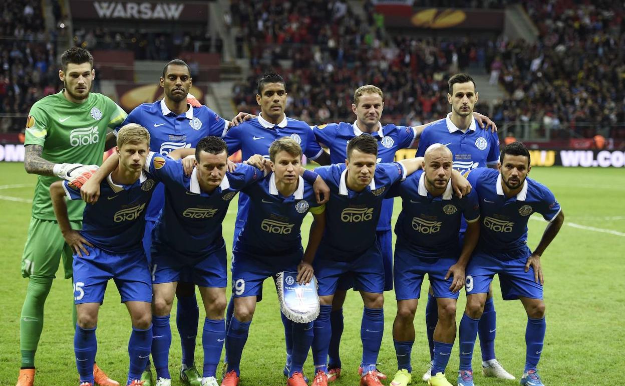 Los jugadores del Dnipro, posando antes de la final de Europa League.