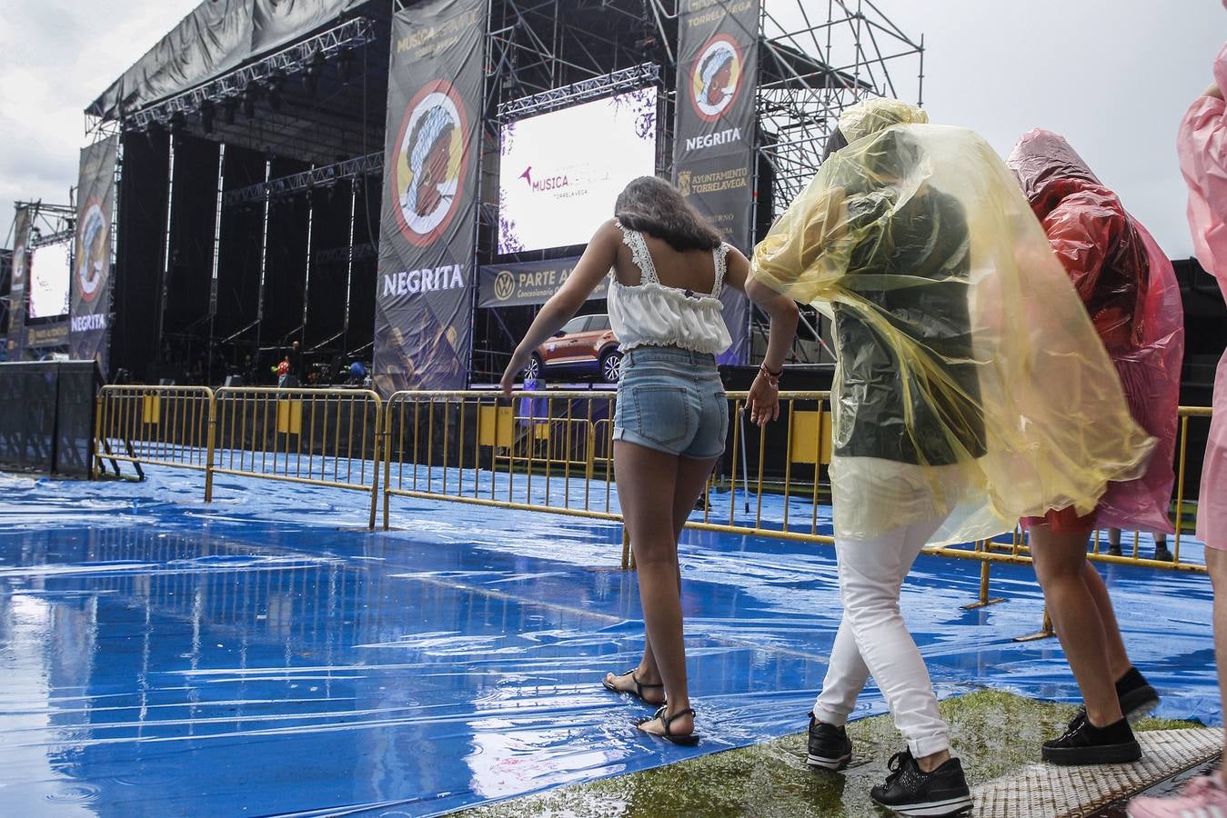 Fotos: Suspendidos por la lluvia los conciertos de Musica en Grande