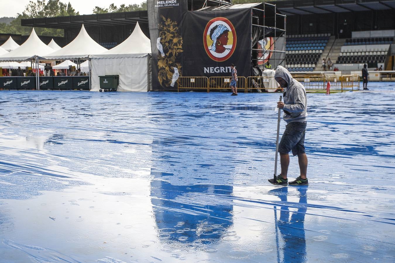 Fotos: Suspendidos por la lluvia los conciertos de Musica en Grande