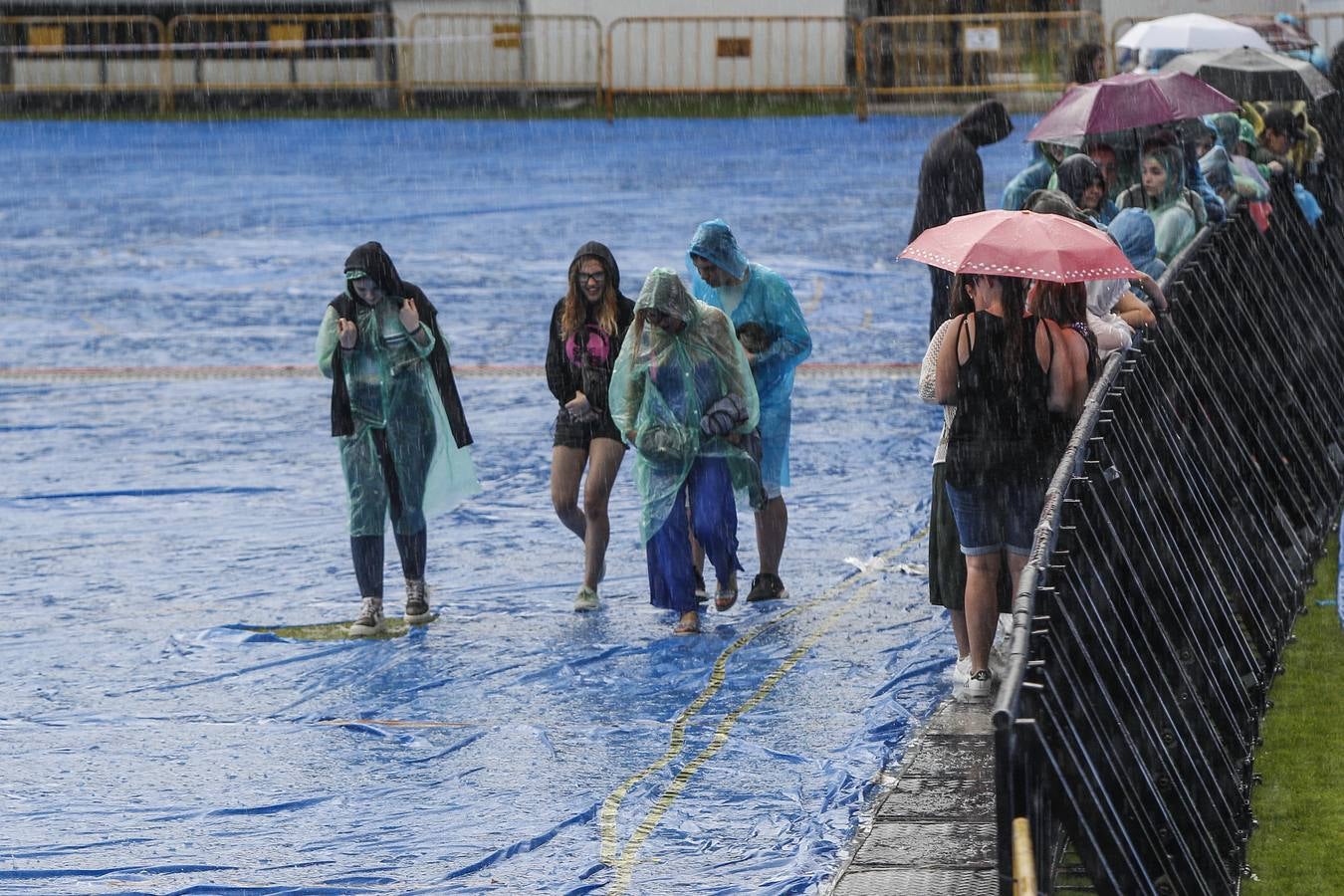 Fotos: Suspendidos por la lluvia los conciertos de Musica en Grande