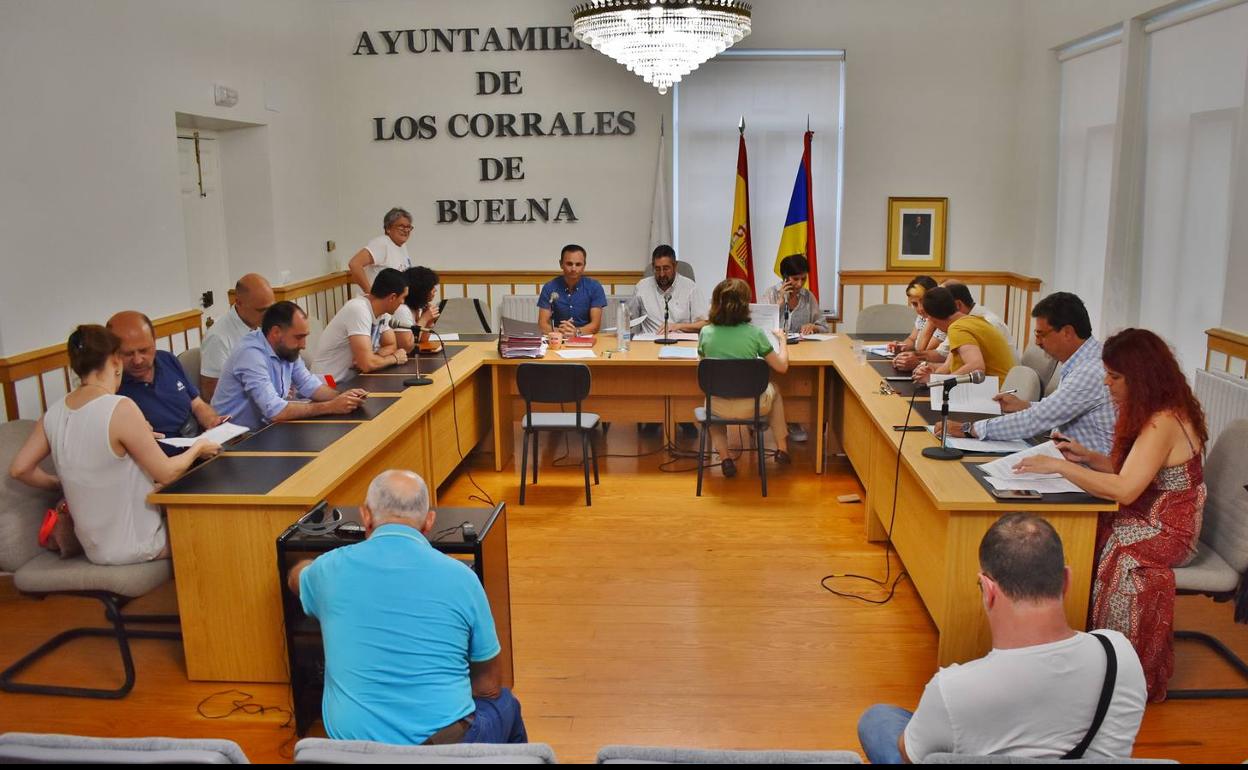 Primera sesión plenaria de la nueva Corporación de Los Corrales de Buelna. 