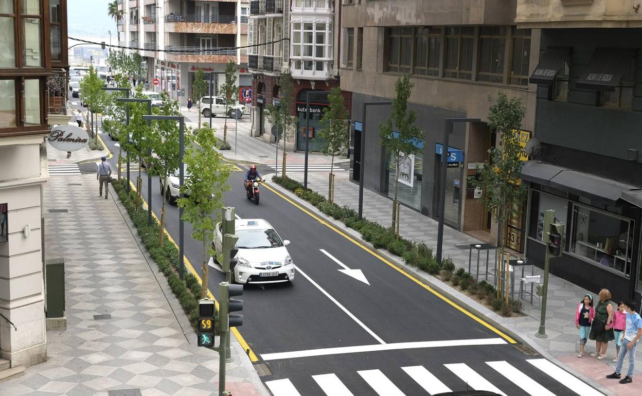 La mejora de la calle Isabel II continuará en septiembre tras completarse los dos primeros tramos