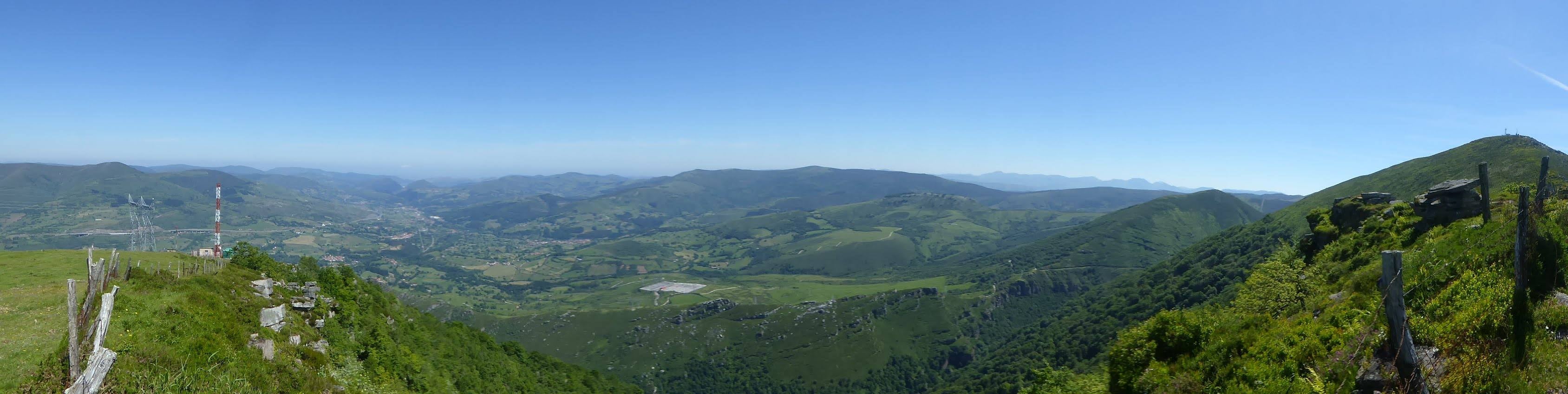 Esta ruta de nivel medio parte de Bárcena de Pie de Concha y nos lleva hasta el embalse de Alsa