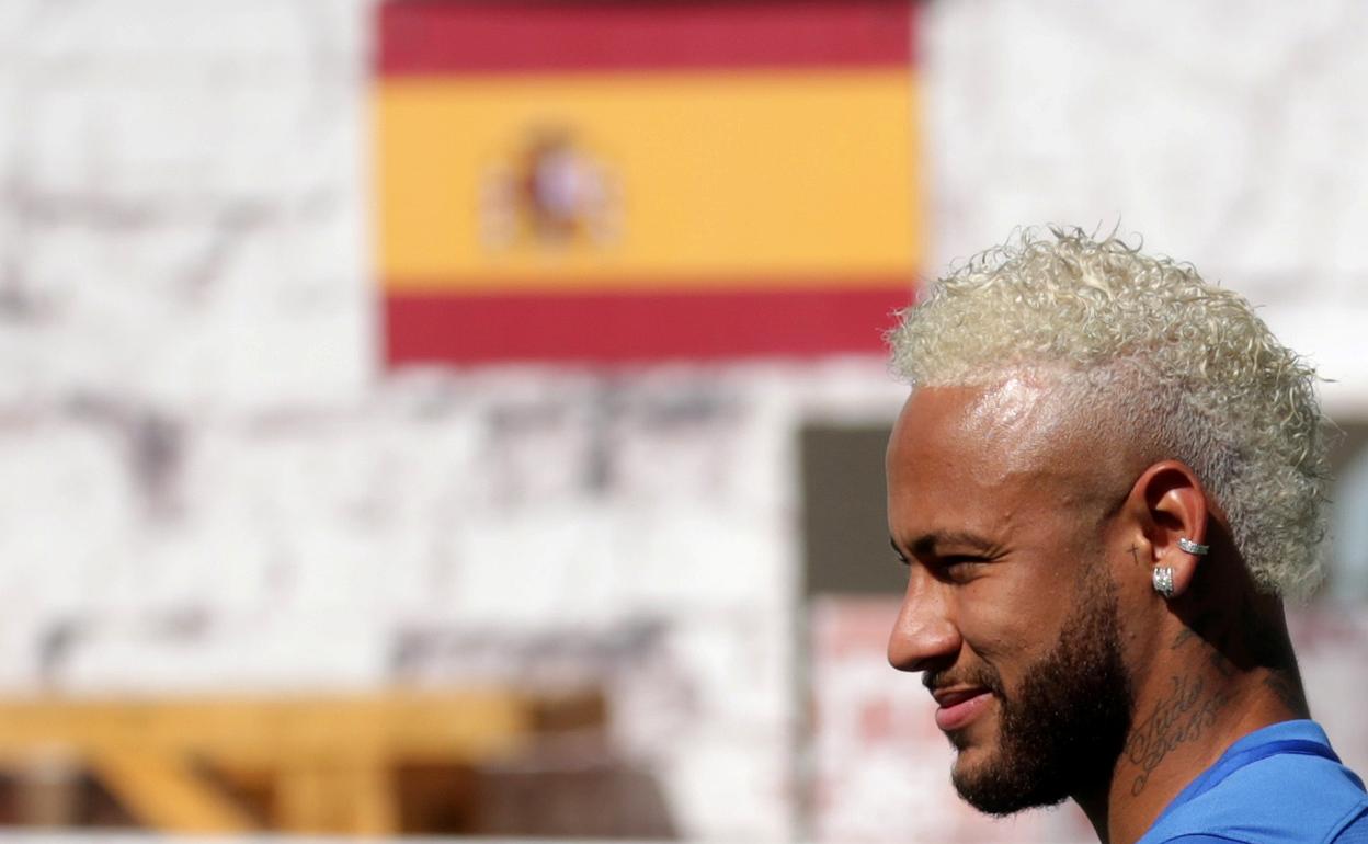Neymar regresa al PSG en medio de un clima de tensión