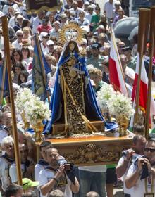 Imagen secundaria 2 - Revilla de Camargo venera a la Virgen del Carmen