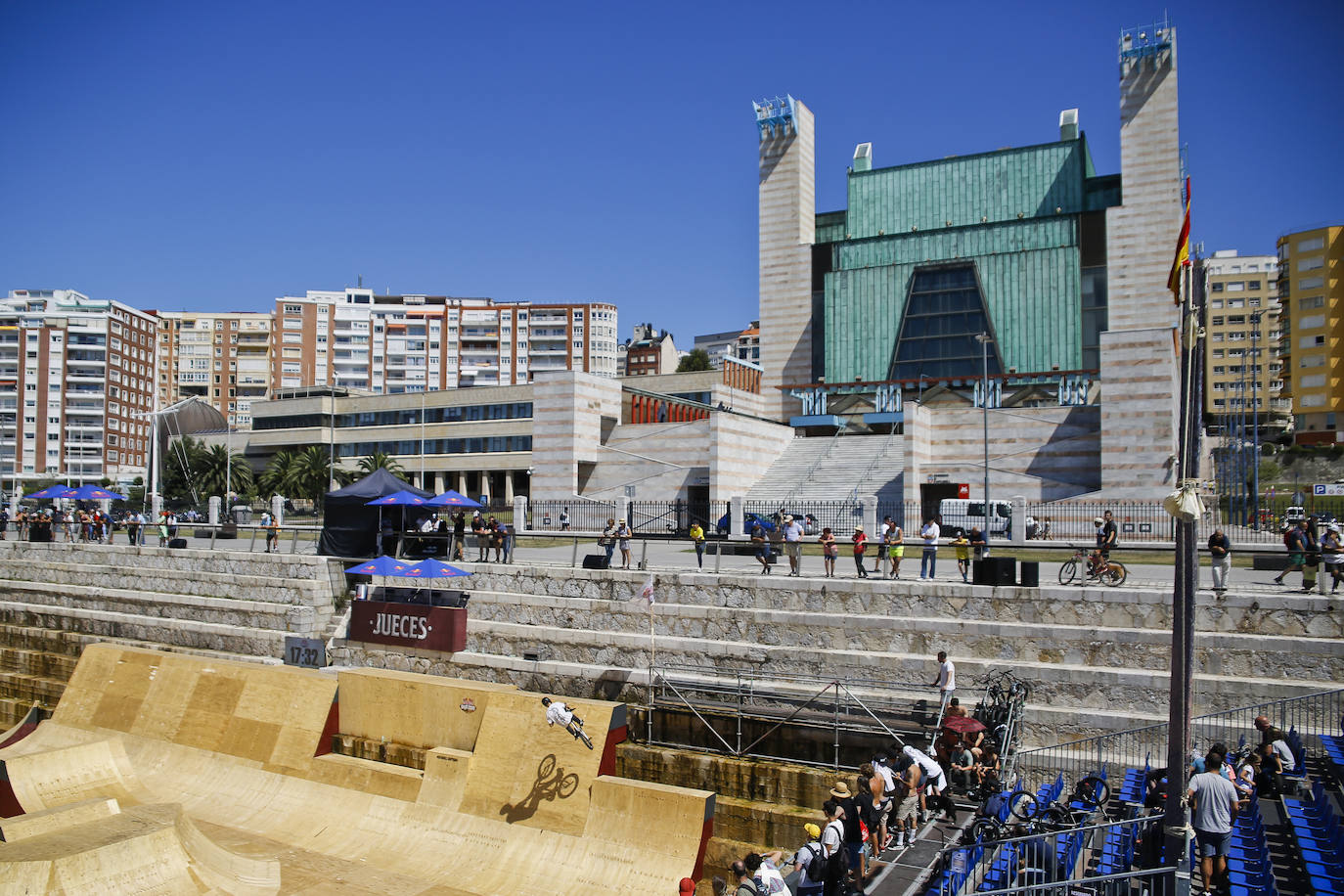 Fotos: Las bicis vuelan ya sobre el Dique de Gamazo