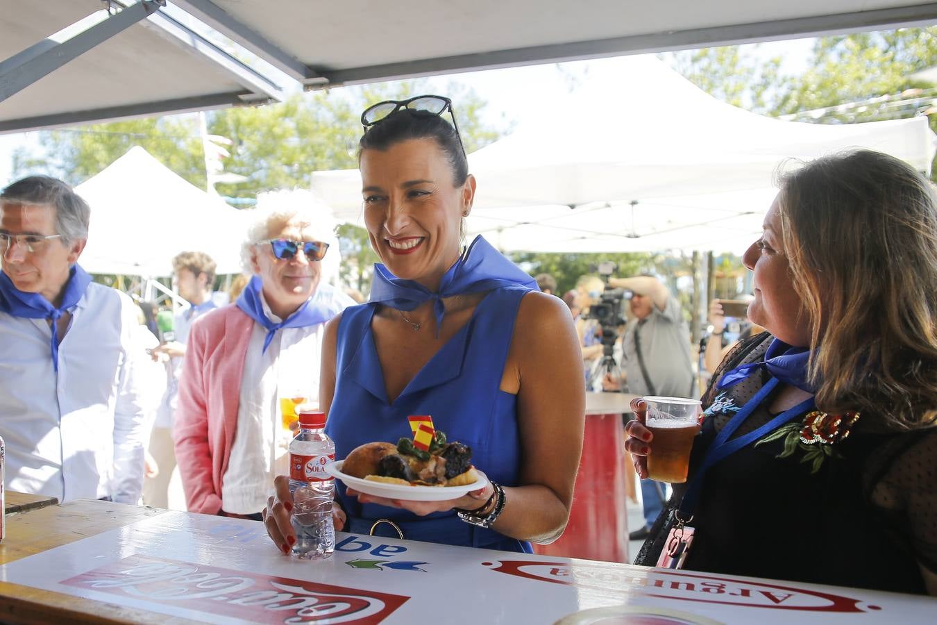 La alcaldesa de Santander, Gema Igual, inaugura las casetas de las fiestas de la capital cántabra.
