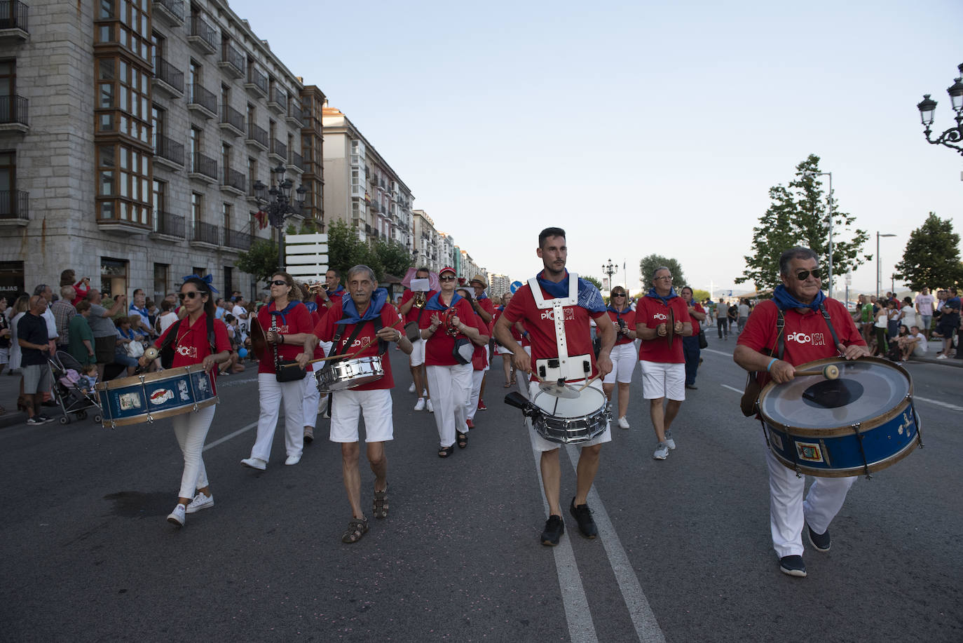 Fotos: Las calles de Santander se llenan de gente en el arranque de las fiestas