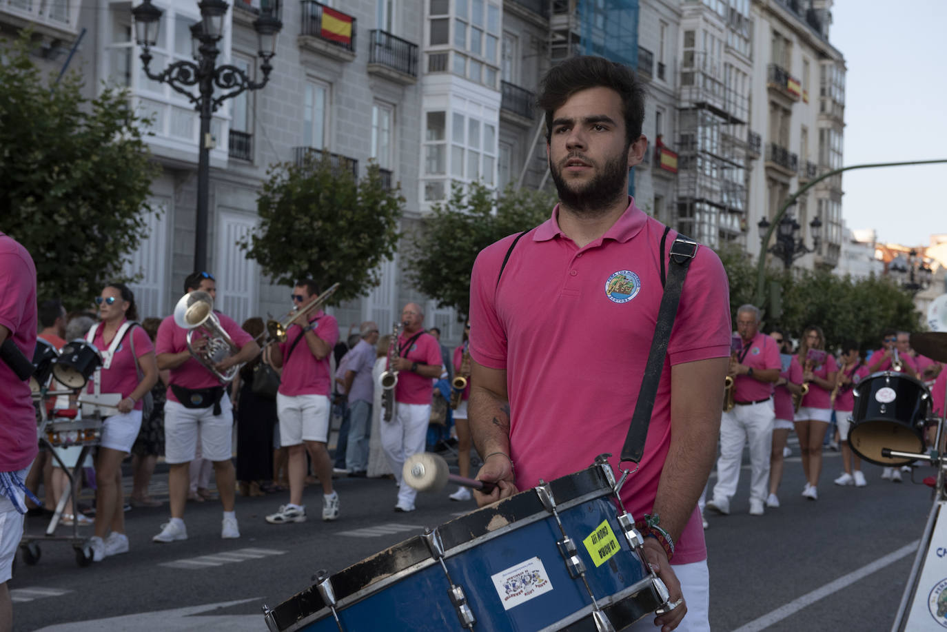 Fotos: Las calles de Santander se llenan de gente en el arranque de las fiestas