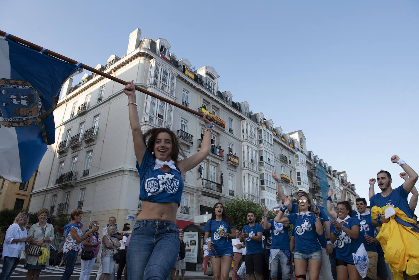 Fotos: Las calles de Santander se llenan de gente en el arranque de las fiestas