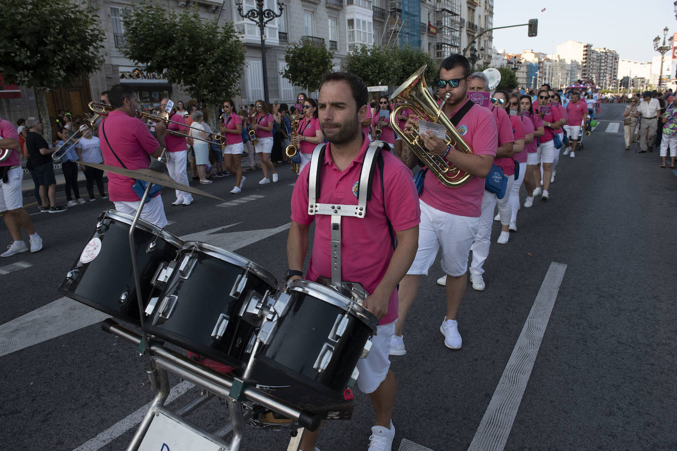 Fotos: Las calles de Santander se llenan de gente en el arranque de las fiestas