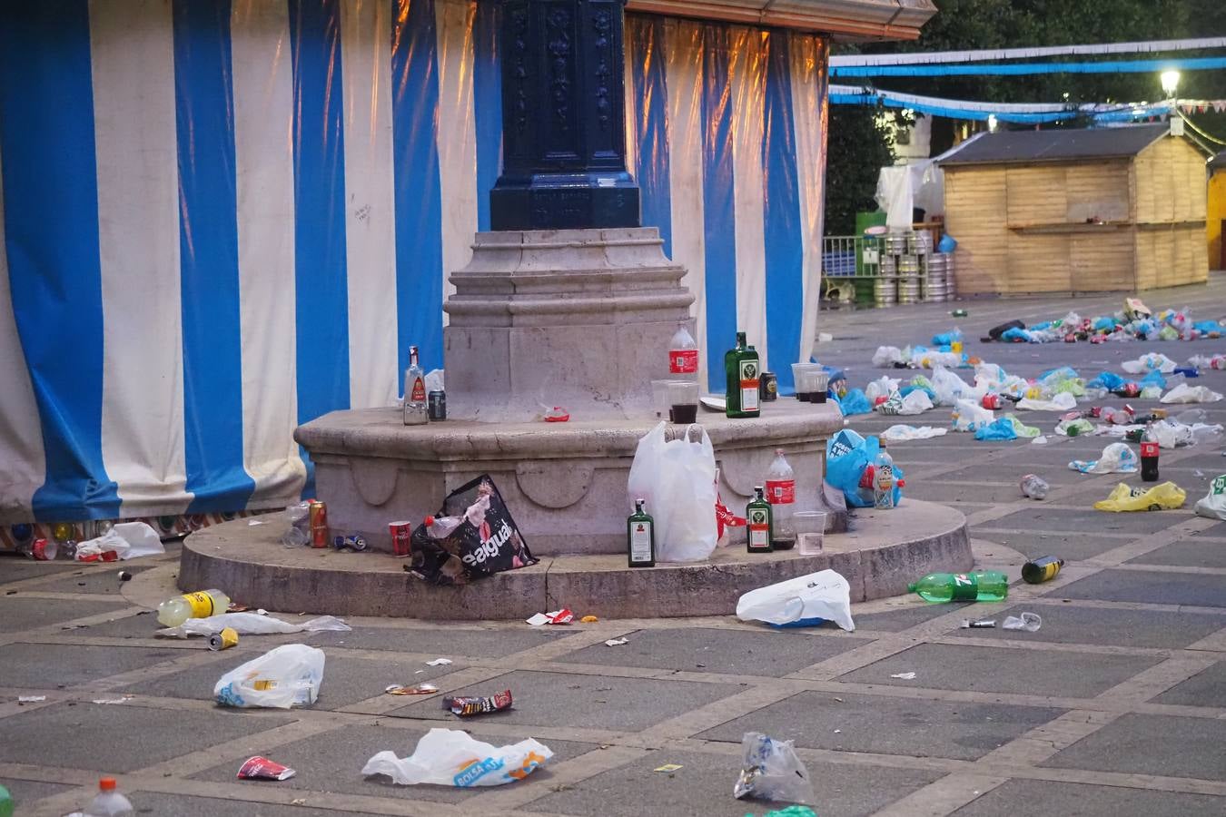 Fotos: Fiesta de día, basura de noche
