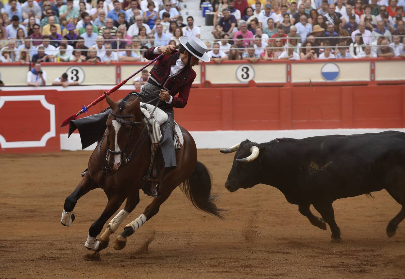 Diego Ventura fue el gran triunfador de una tarde marcada por la gran asistencia de público al coso santanderino.