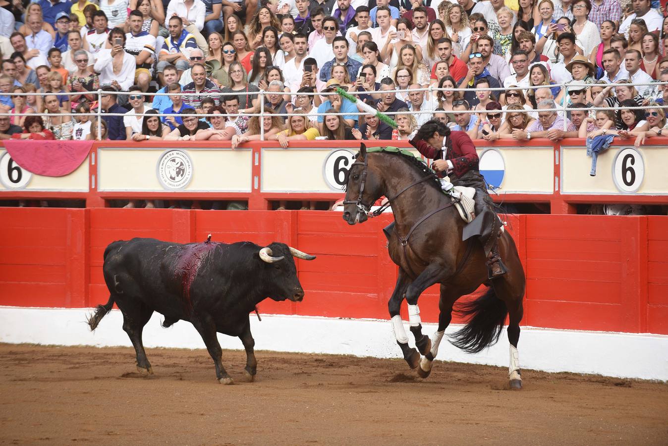 Diego Ventura fue el gran triunfador de una tarde marcada por la gran asistencia de público al coso santanderino.