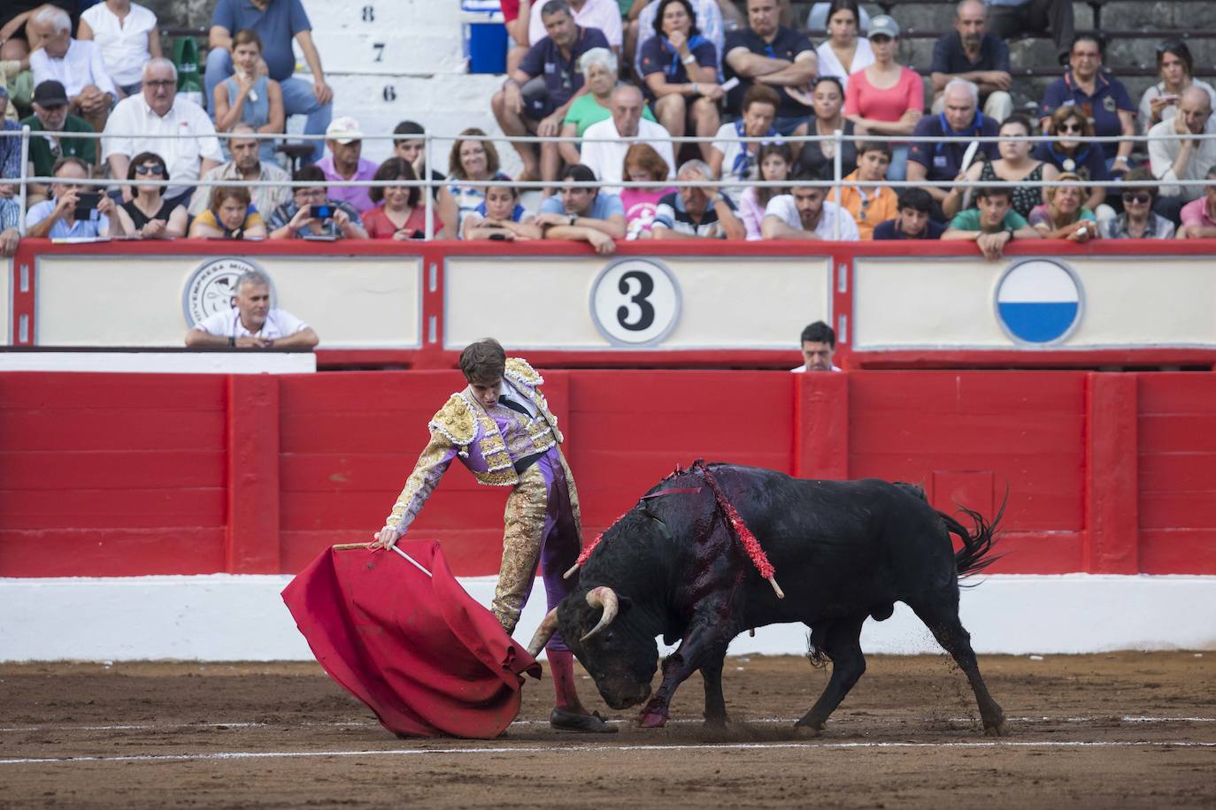 Fotos: Otra jornada más en el coso santanderino